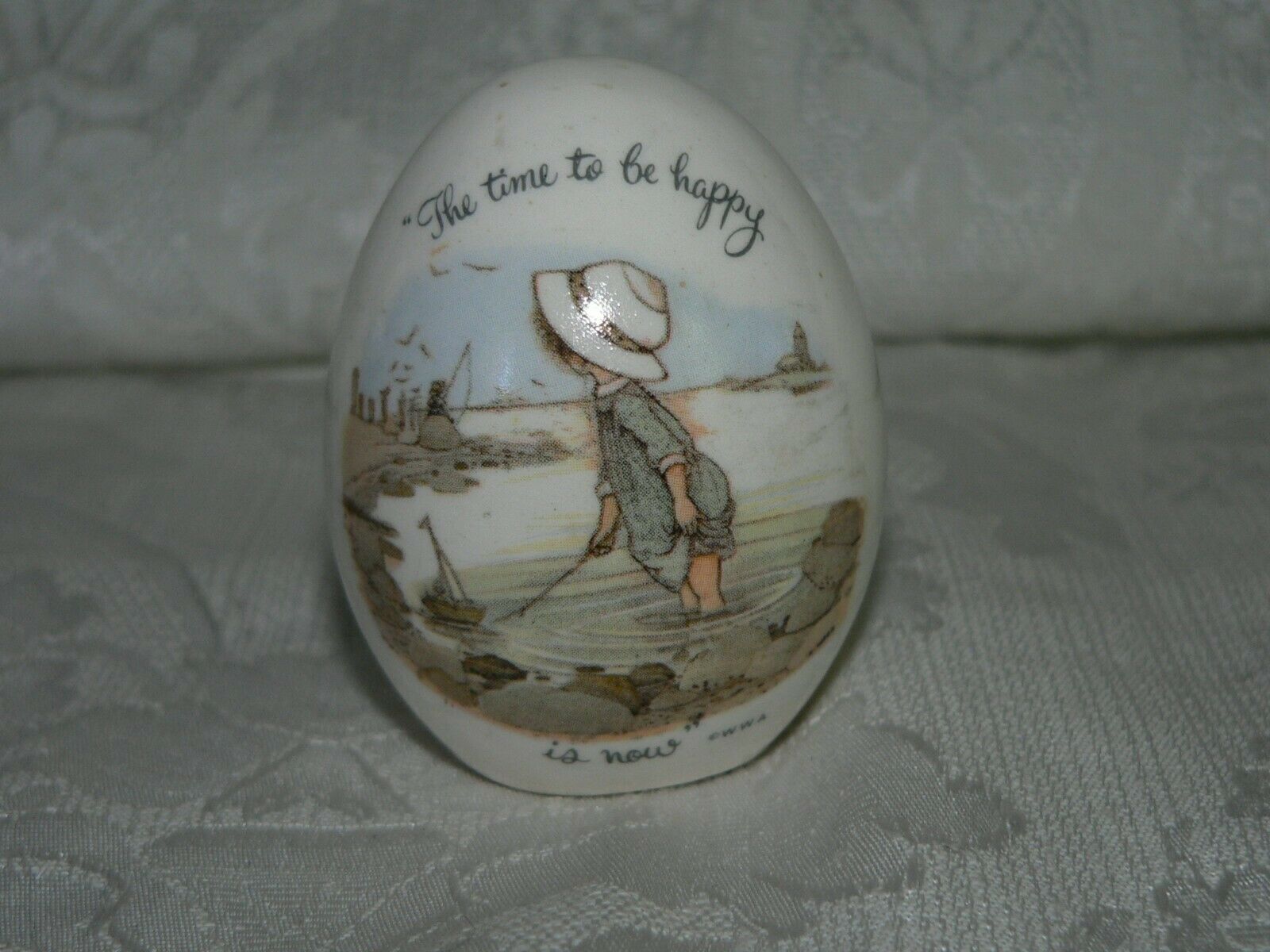 Vintage 1973 Holly Hobbie Porcelain Egg w/Original Foil Sticker-Time to be Happy