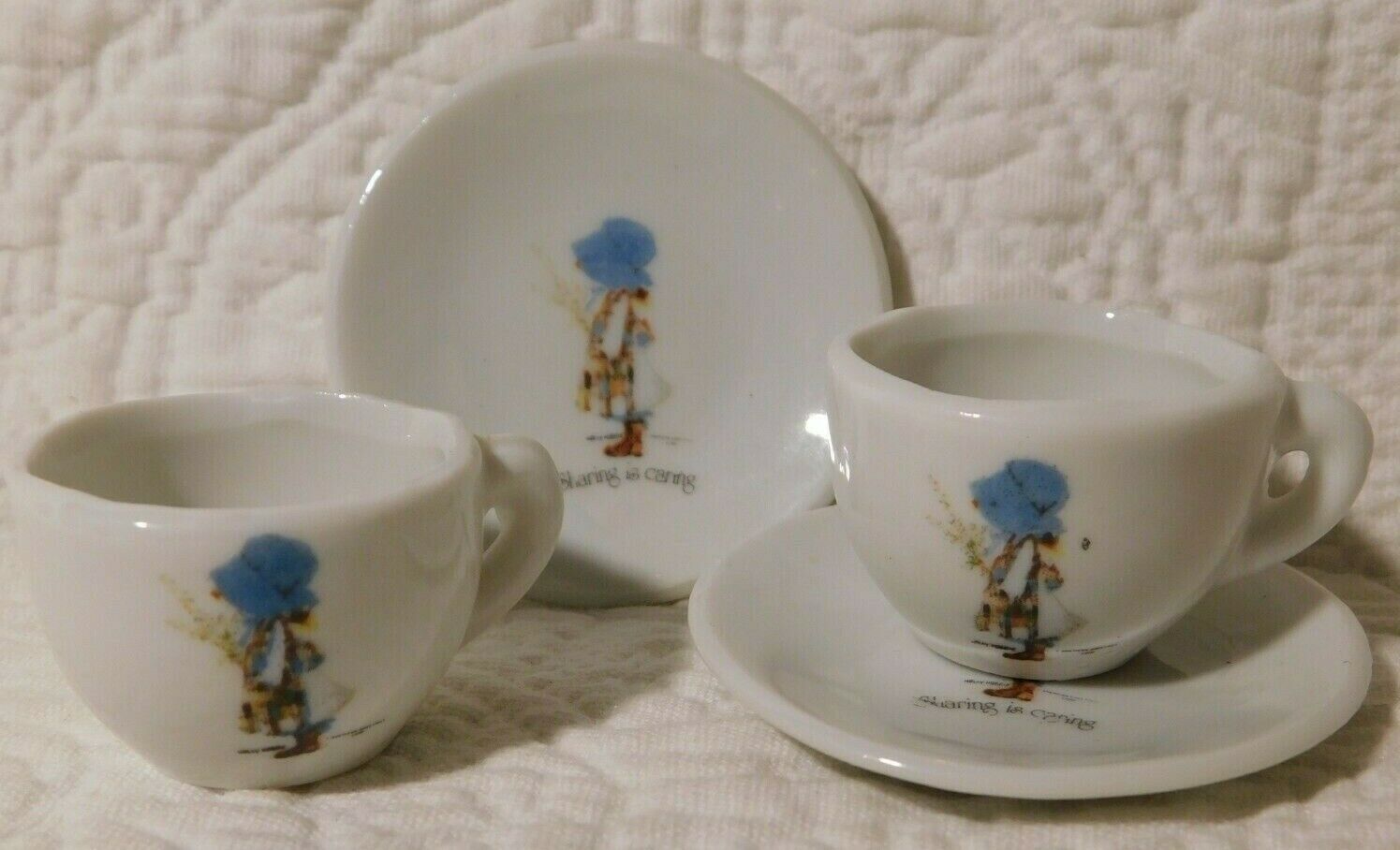 2 Vintage Holly Hobbie MINIATURE Tea CUPS & SAUCERs Sharing Is Caring Japan