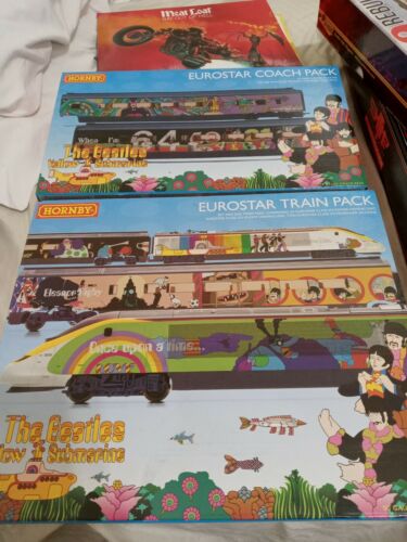 Hornby OO Eurostar Yellow Submarine Train + Coach Pack